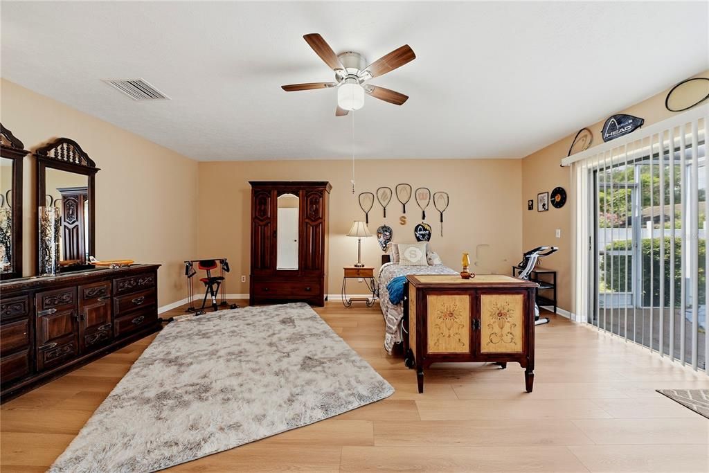 For Sale: $465,000 (3 beds, 2 baths, 1963 Square Feet)