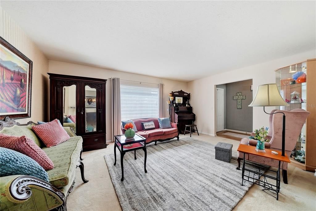 For Sale: $465,000 (3 beds, 2 baths, 1963 Square Feet)