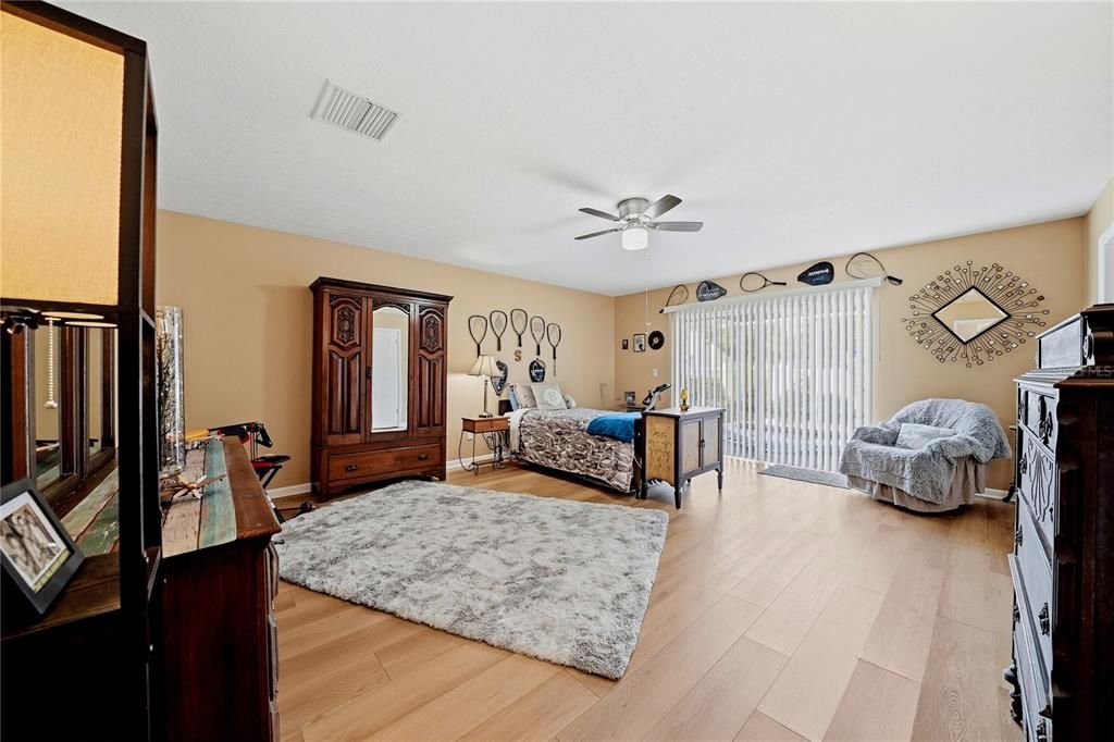 For Sale: $465,000 (3 beds, 2 baths, 1963 Square Feet)