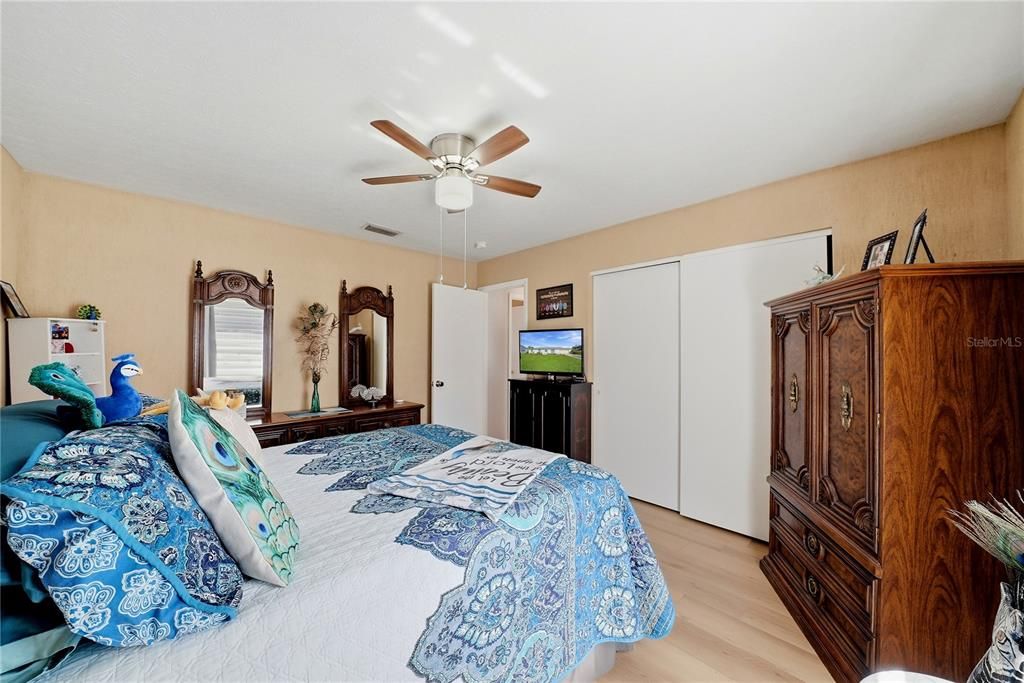 For Sale: $465,000 (3 beds, 2 baths, 1963 Square Feet)