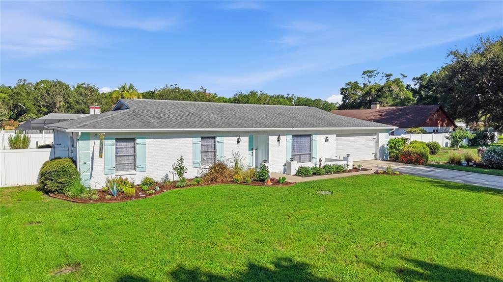 For Sale: $465,000 (3 beds, 2 baths, 1963 Square Feet)