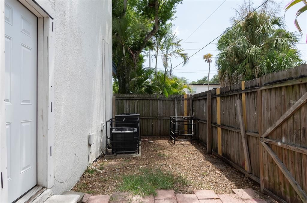 En Venta: $549,000 (4 camas, 0 baños, 1901 Pies cuadrados)