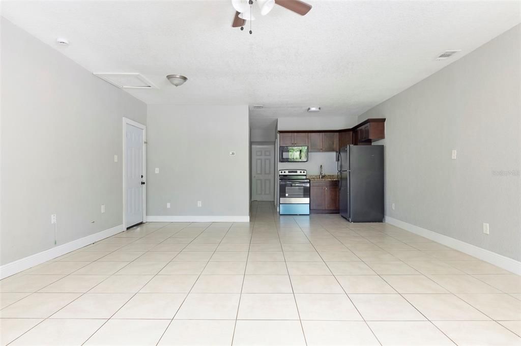En Venta: $549,000 (4 camas, 0 baños, 1901 Pies cuadrados)