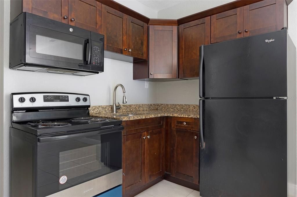 En Venta: $549,000 (4 camas, 0 baños, 1901 Pies cuadrados)