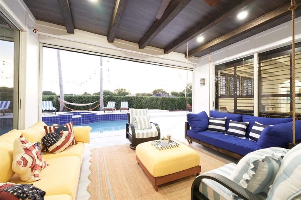 En Venta: $1,250,000 (5 camas, 4 baños, 3803 Pies cuadrados)