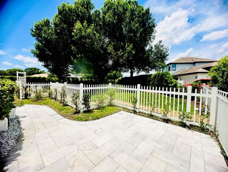 En Venta: $1,250,000 (5 camas, 4 baños, 3803 Pies cuadrados)