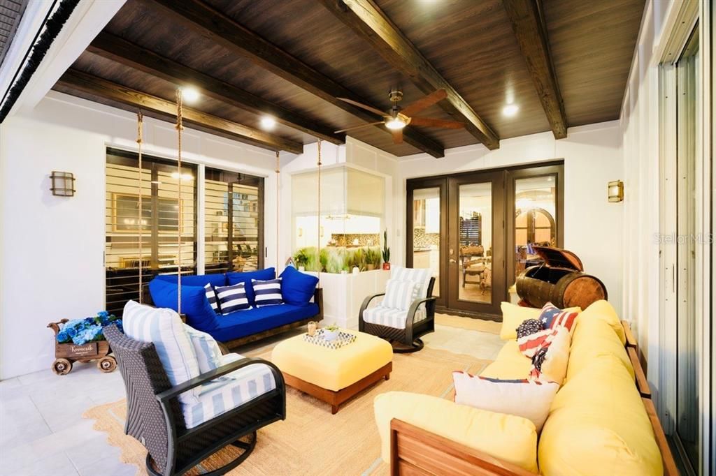 En Venta: $1,250,000 (5 camas, 4 baños, 3803 Pies cuadrados)