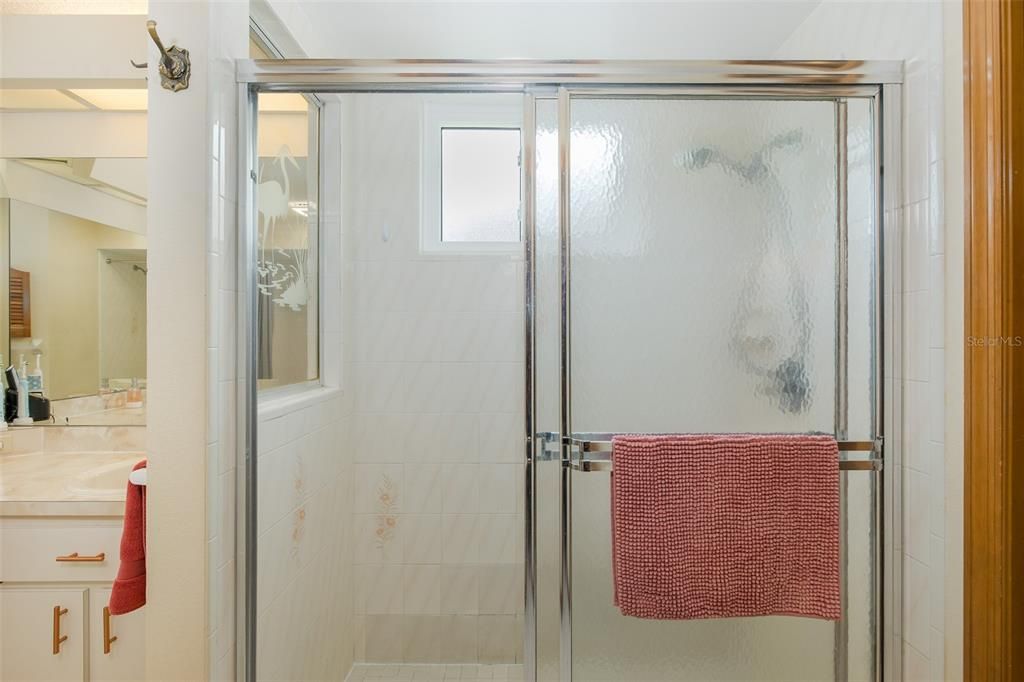 En Venta: $410,000 (3 camas, 2 baños, 1591 Pies cuadrados)