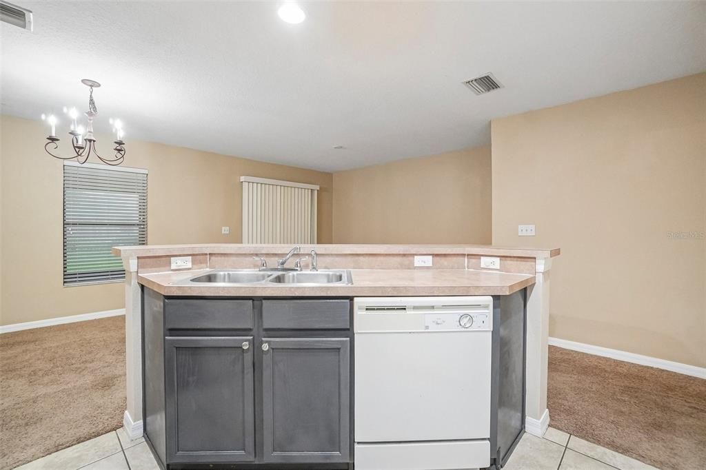 For Sale: $219,900 (3 beds, 2 baths, 1362 Square Feet)