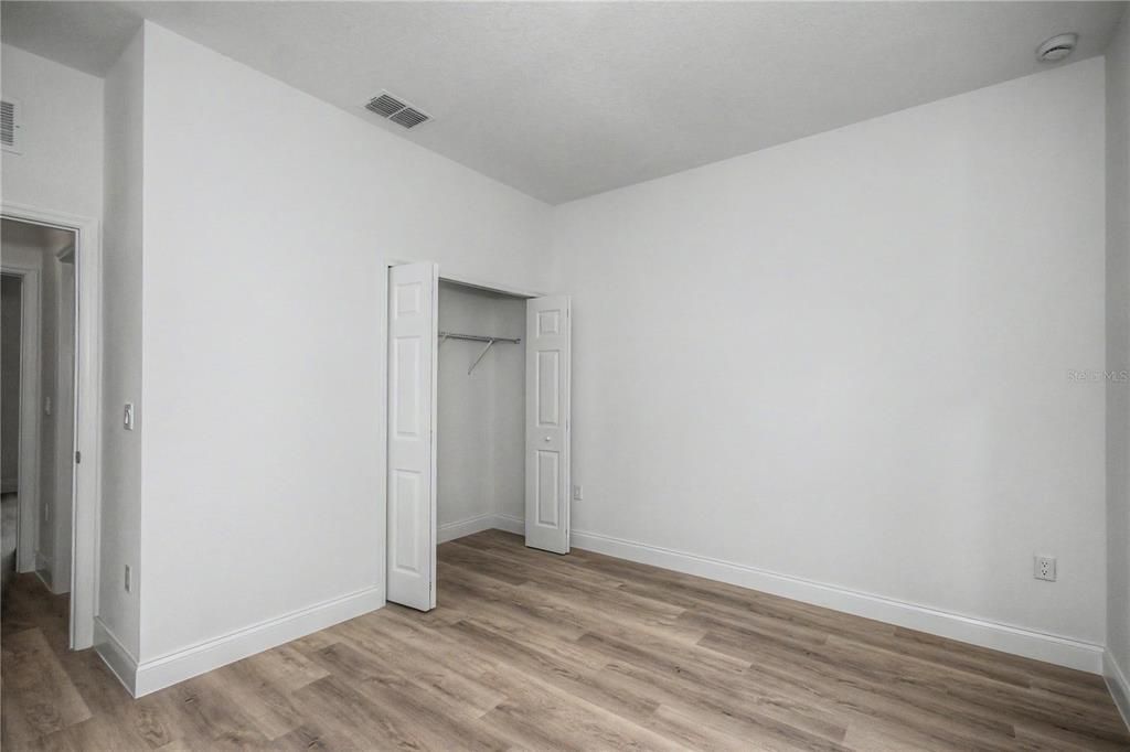 На продажу: $249,900 (3 спален, 2 ванн, 1427 Квадратных фут)