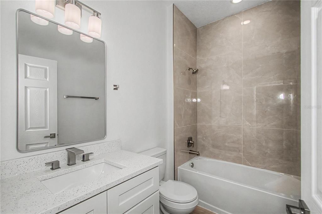 На продажу: $249,900 (3 спален, 2 ванн, 1427 Квадратных фут)