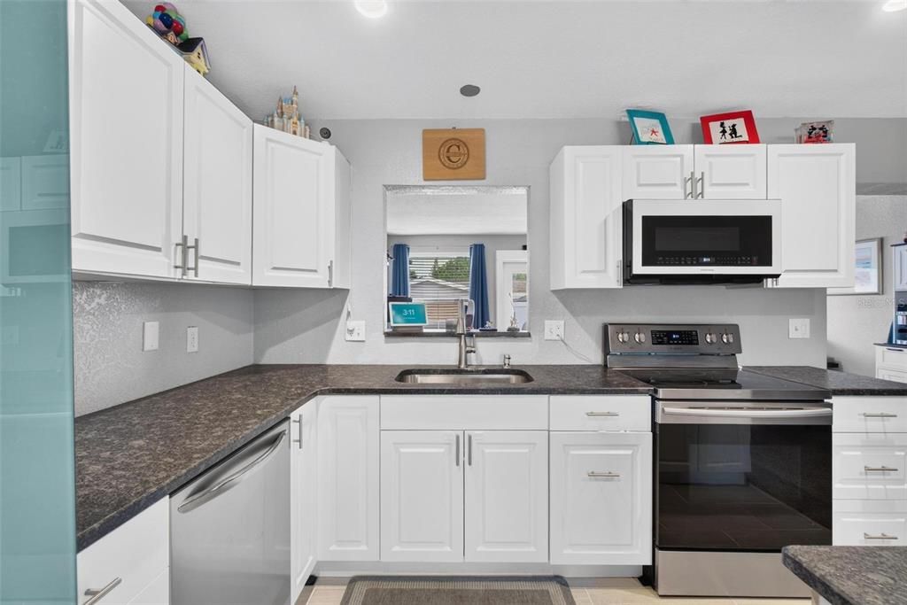 For Sale: $450,000 (3 beds, 2 baths, 1656 Square Feet)