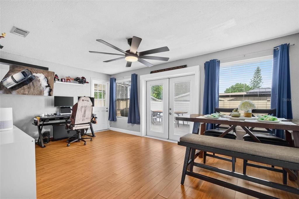 For Sale: $450,000 (3 beds, 2 baths, 1656 Square Feet)