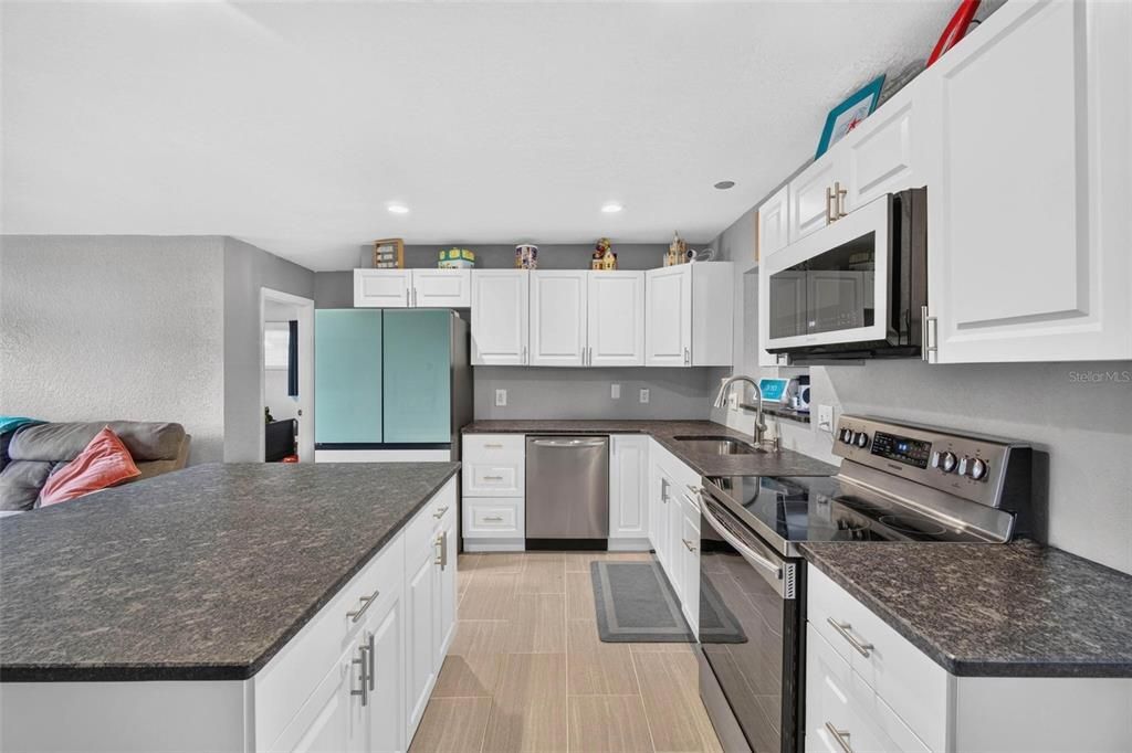 For Sale: $450,000 (3 beds, 2 baths, 1656 Square Feet)