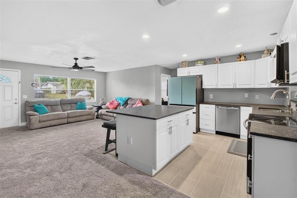 For Sale: $450,000 (3 beds, 2 baths, 1656 Square Feet)