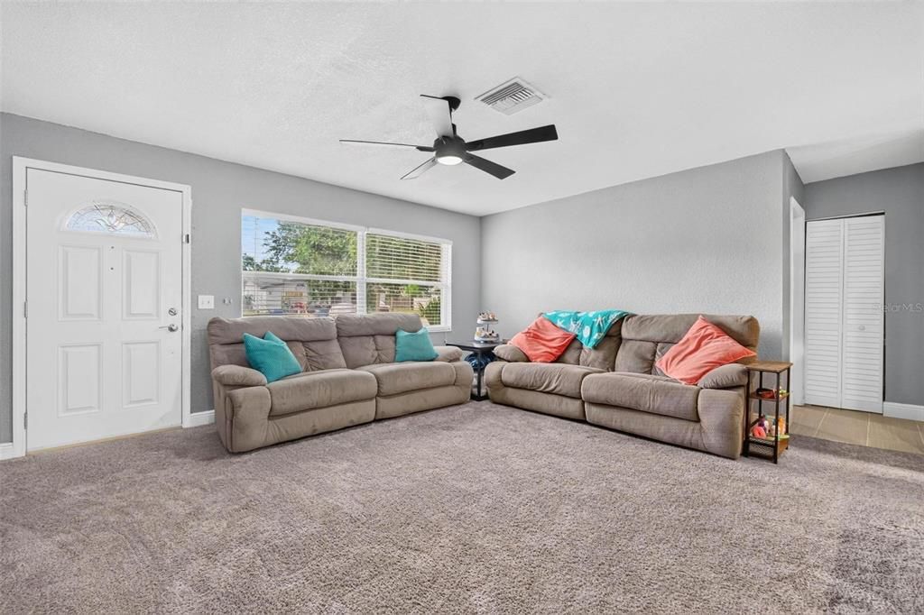For Sale: $450,000 (3 beds, 2 baths, 1656 Square Feet)
