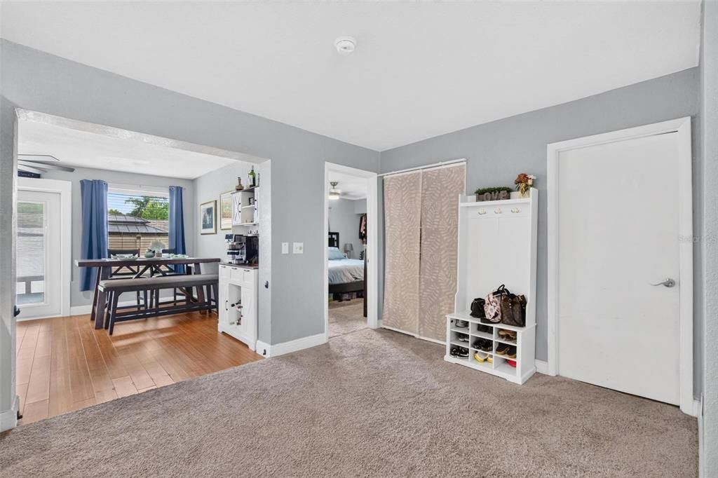 For Sale: $450,000 (3 beds, 2 baths, 1656 Square Feet)