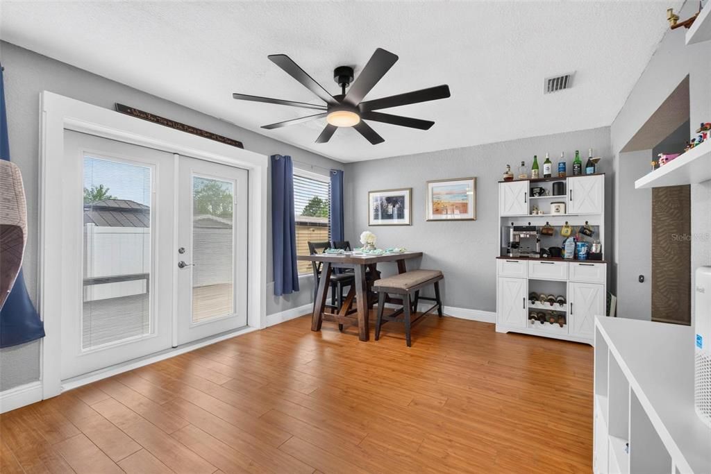 For Sale: $450,000 (3 beds, 2 baths, 1656 Square Feet)