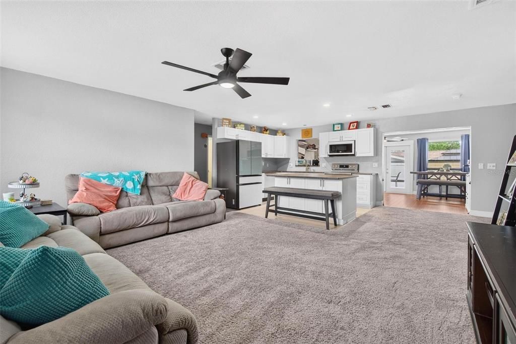 For Sale: $450,000 (3 beds, 2 baths, 1656 Square Feet)