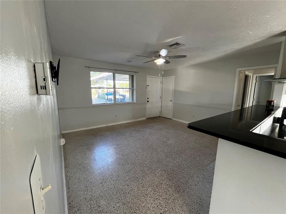 For Sale: $244,999 (3 beds, 2 baths, 1176 Square Feet)