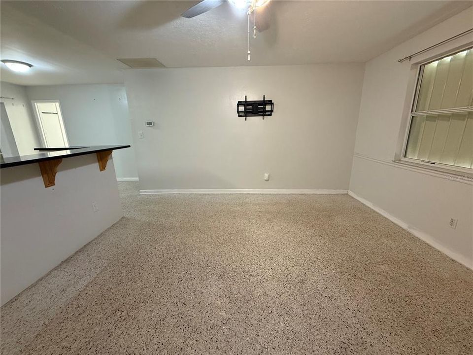 For Sale: $244,999 (3 beds, 2 baths, 1176 Square Feet)