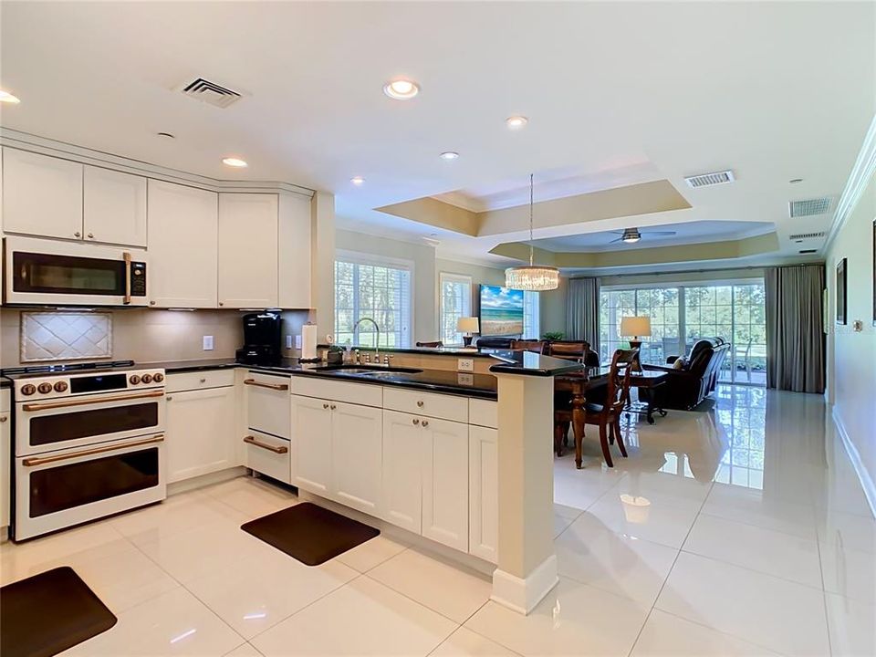 На продажу: $407,500 (3 спален, 3 ванн, 1686 Квадратных фут)