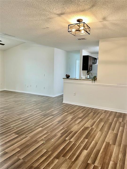 В аренду: $1,990 (3 спален, 2 ванн, 1223 Квадратных фут)