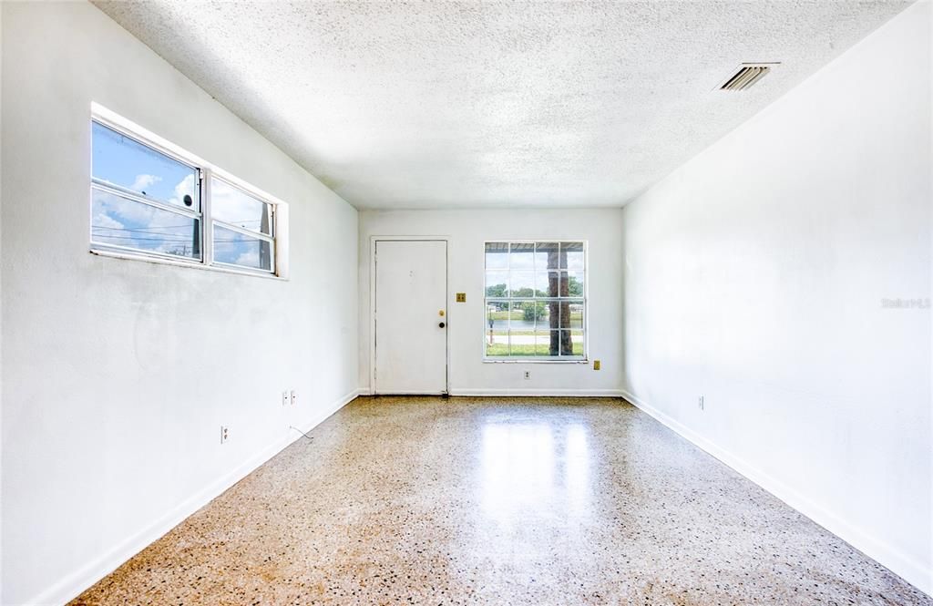 En Venta: $295,000 (3 camas, 1 baños, 986 Pies cuadrados)