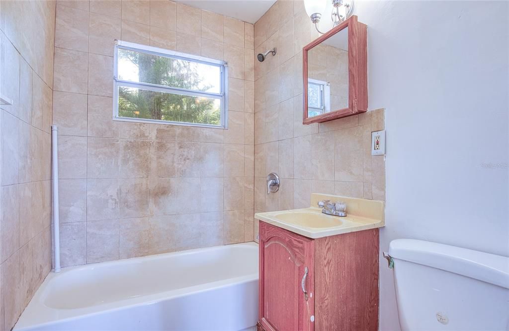 En Venta: $295,000 (3 camas, 1 baños, 986 Pies cuadrados)