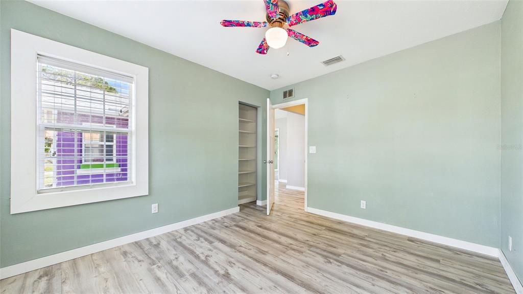 For Sale: $448,500 (2 beds, 1 baths, 1368 Square Feet)