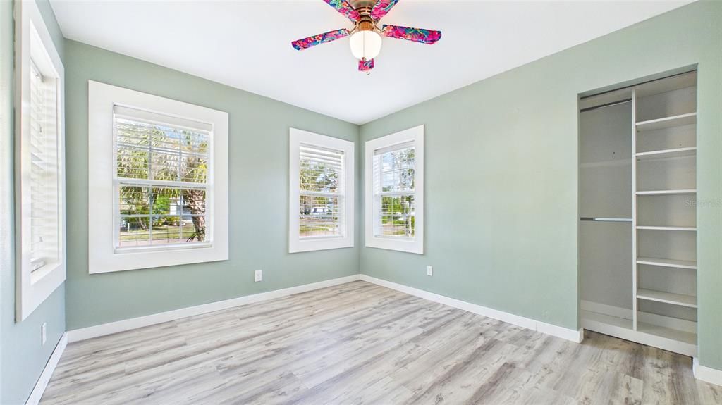 For Sale: $448,500 (2 beds, 1 baths, 1368 Square Feet)