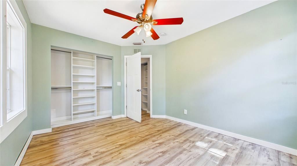 For Sale: $448,500 (2 beds, 1 baths, 1368 Square Feet)