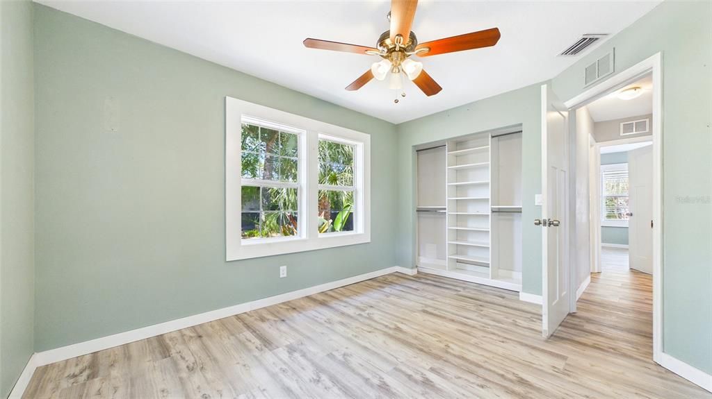 For Sale: $448,500 (2 beds, 1 baths, 1368 Square Feet)