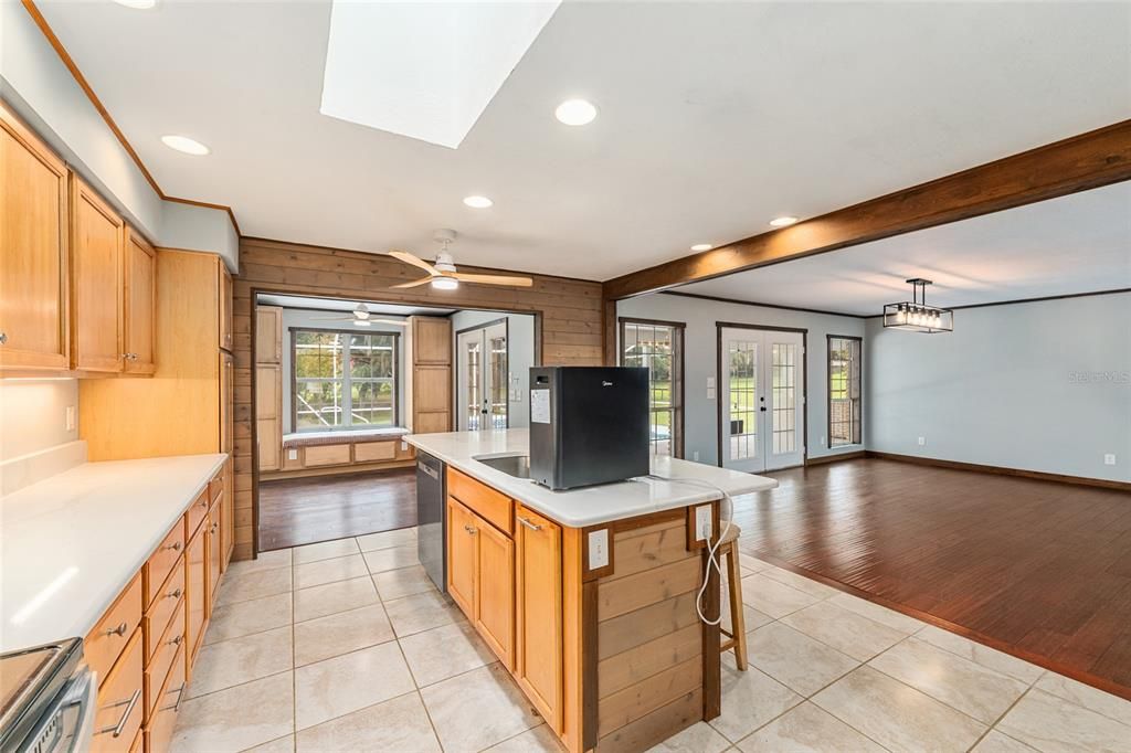 En Venta: $1,485,000 (3 camas, 2 baños, 2985 Pies cuadrados)