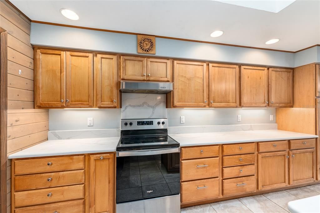 En Venta: $1,485,000 (3 camas, 2 baños, 2985 Pies cuadrados)