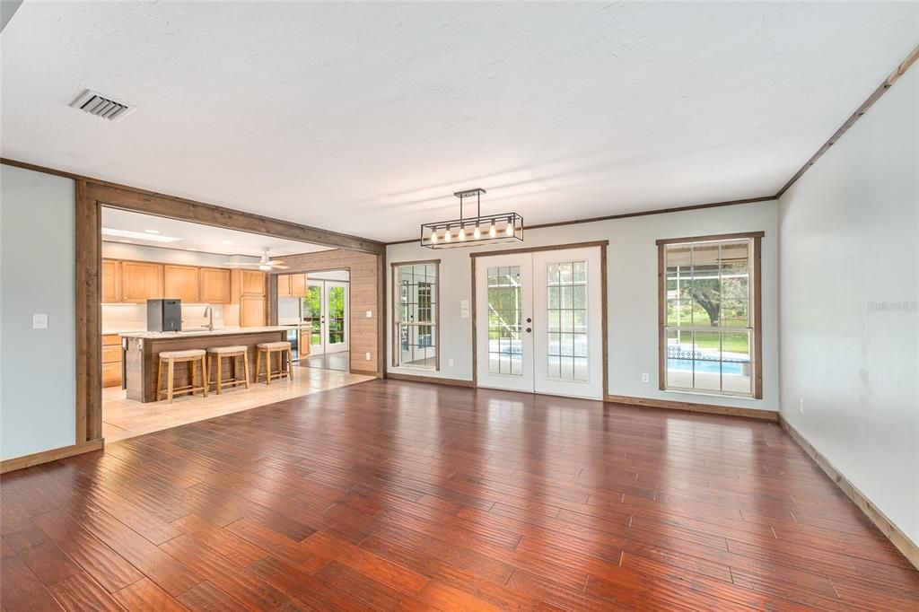 En Venta: $1,485,000 (3 camas, 2 baños, 2985 Pies cuadrados)