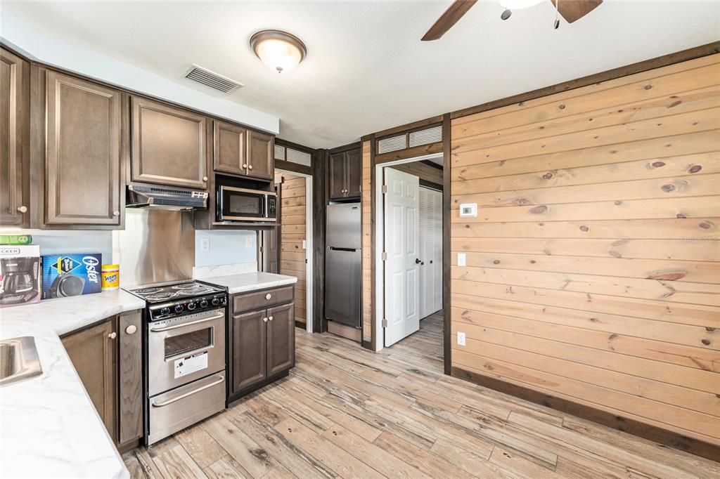 En Venta: $1,485,000 (3 camas, 2 baños, 2985 Pies cuadrados)