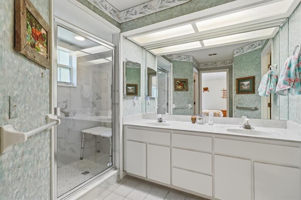 For Sale: $295,000 (3 beds, 2 baths, 1624 Square Feet)