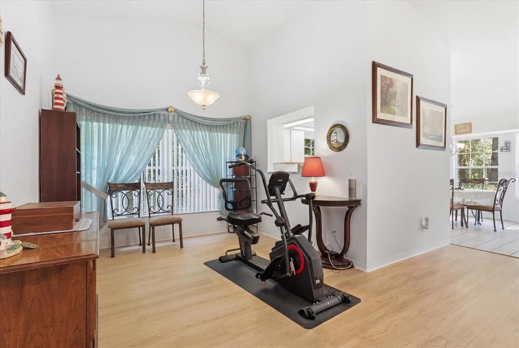 For Sale: $295,000 (3 beds, 2 baths, 1624 Square Feet)