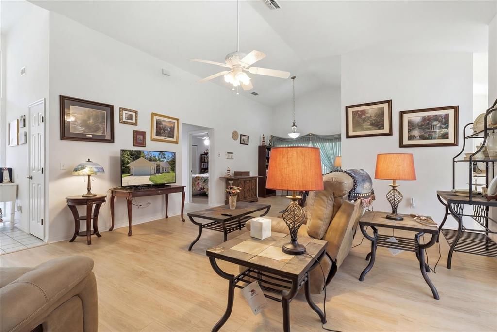 For Sale: $295,000 (3 beds, 2 baths, 1624 Square Feet)
