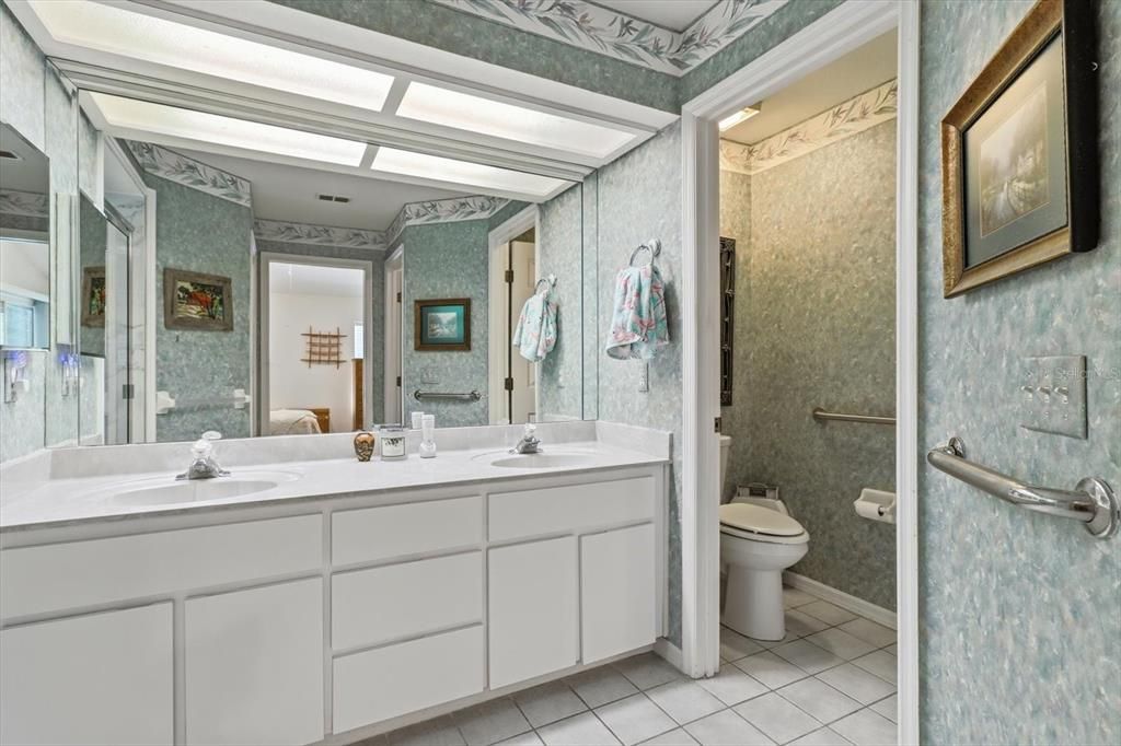 For Sale: $295,000 (3 beds, 2 baths, 1624 Square Feet)