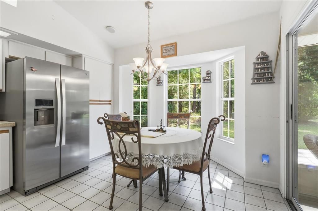For Sale: $295,000 (3 beds, 2 baths, 1624 Square Feet)