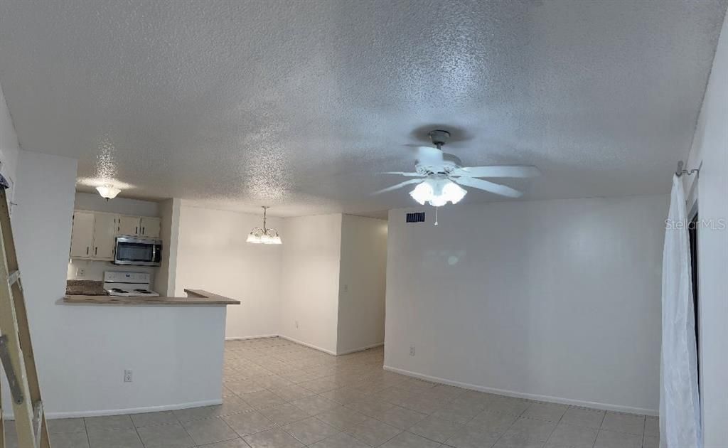 For Rent: $1,300 (2 beds, 2 baths, 846 Square Feet)