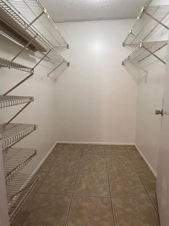 For Rent: $1,300 (2 beds, 2 baths, 846 Square Feet)