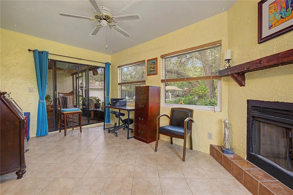 Activo con contrato: $200,000 (2 camas, 2 baños, 1375 Pies cuadrados)