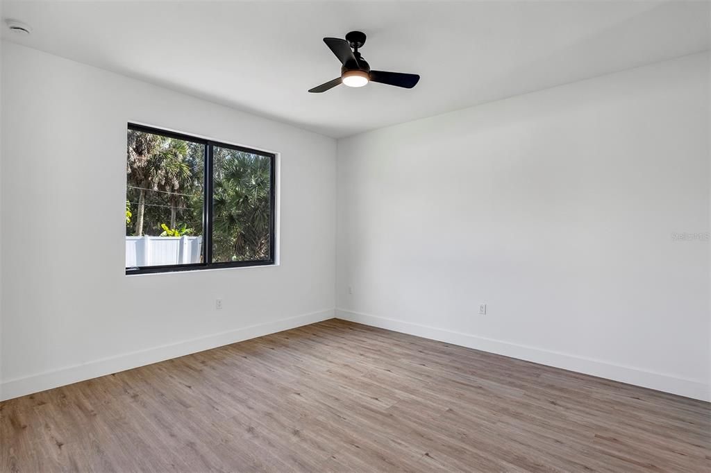 For Sale: $359,000 (4 beds, 3 baths, 1683 Square Feet)