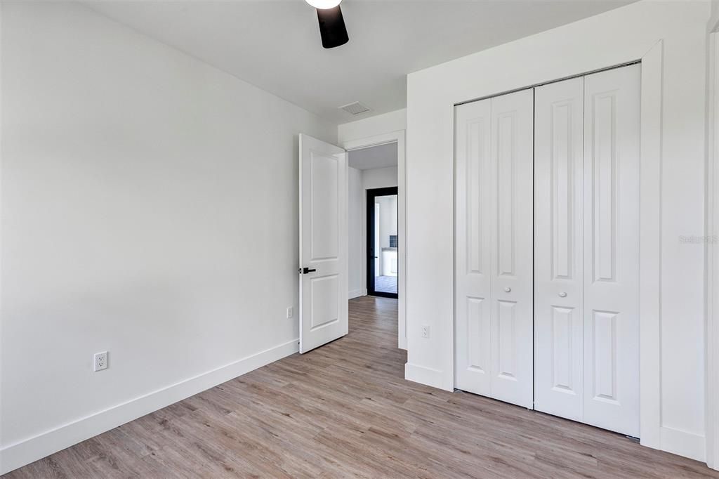 For Sale: $359,000 (4 beds, 3 baths, 1683 Square Feet)