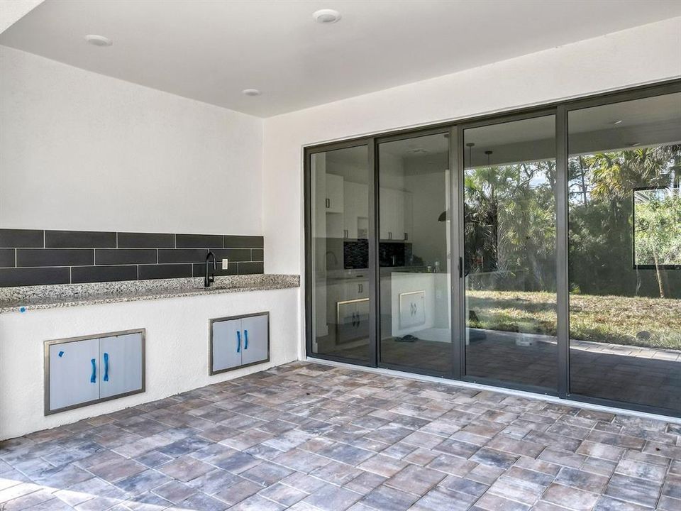 For Sale: $359,000 (4 beds, 3 baths, 1683 Square Feet)