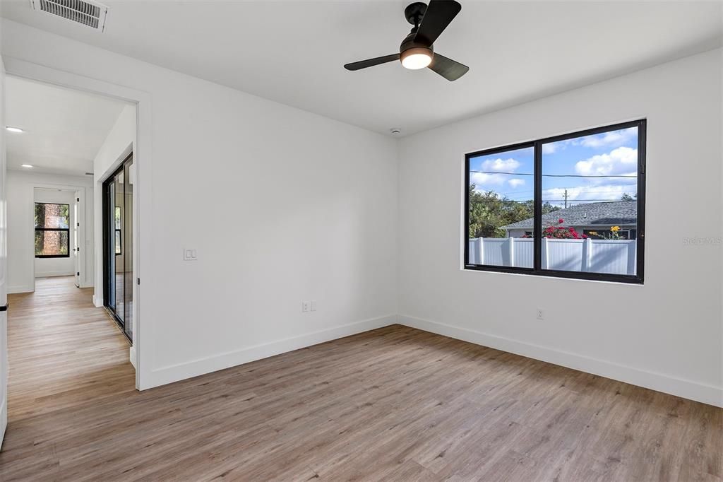 For Sale: $359,000 (4 beds, 3 baths, 1683 Square Feet)