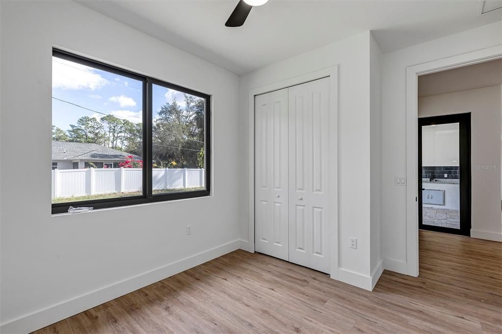 For Sale: $359,000 (4 beds, 3 baths, 1683 Square Feet)